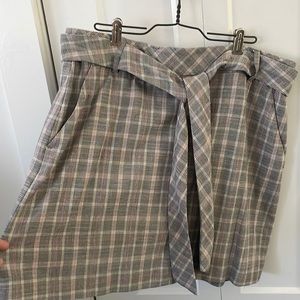 Cute RW&Co checkered skirt with pockets
